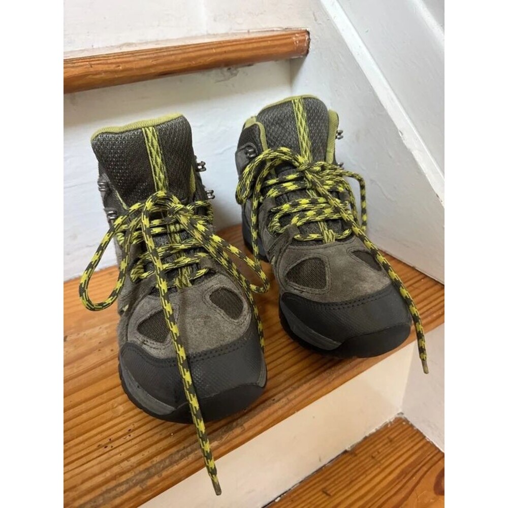 Boys unisex LL bean hiking boots size 4